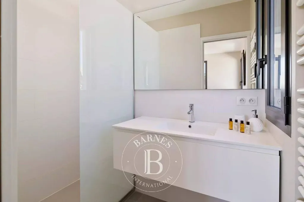 Salles de bain - Maison Luxueuse avec Piscine sur le Golf de Biarritz