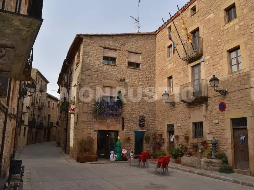 Esterno - Chalet with Workshop in El Vilosell, Lleida