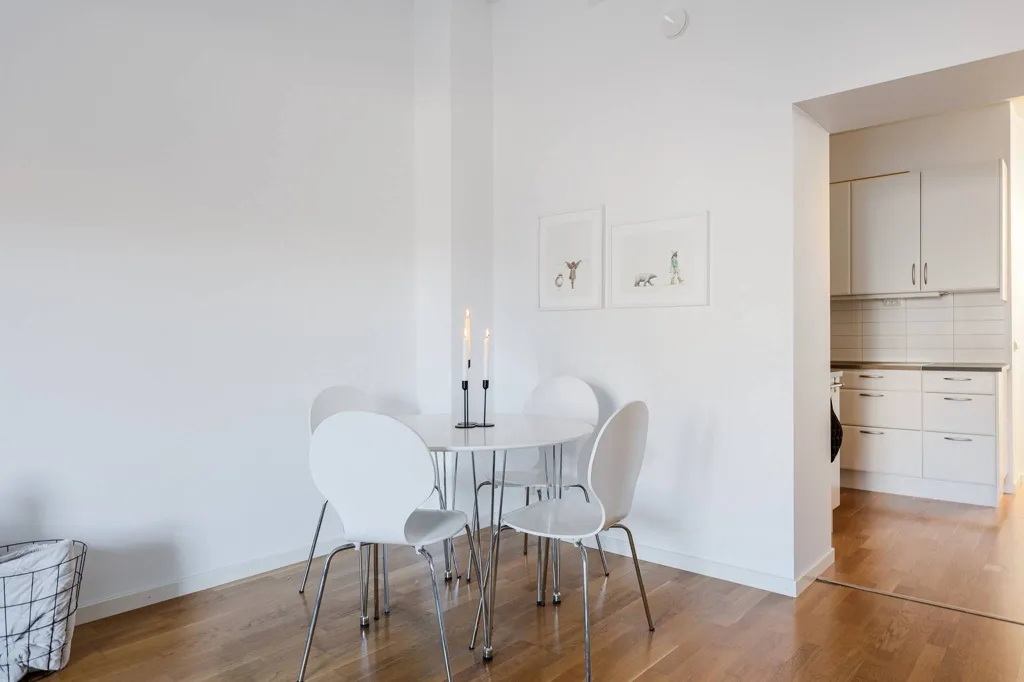 Söögituba - Apartment with High Ceilings in Central Enköping