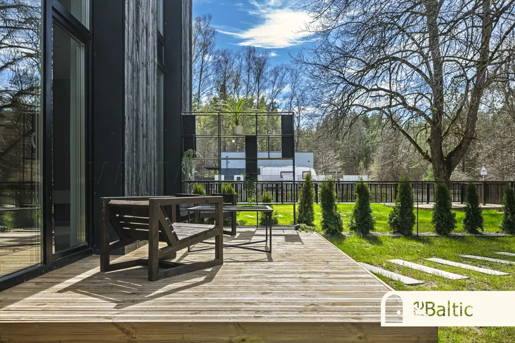 Jardin - Modern House with Terrace in Vilnius