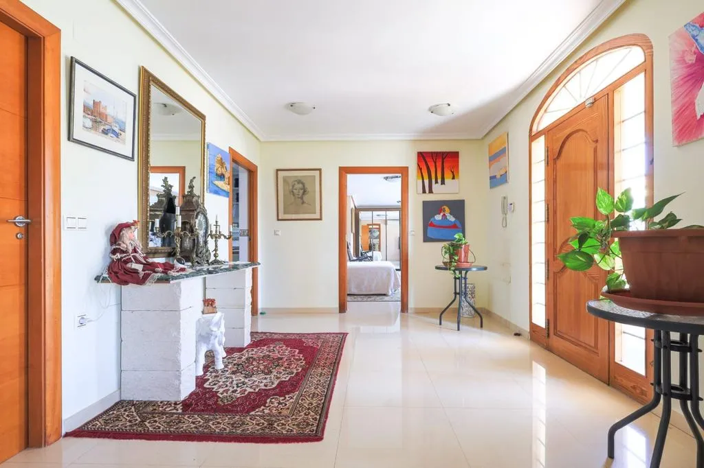 Entrée - Luxury Villa with Pool in Torrevieja