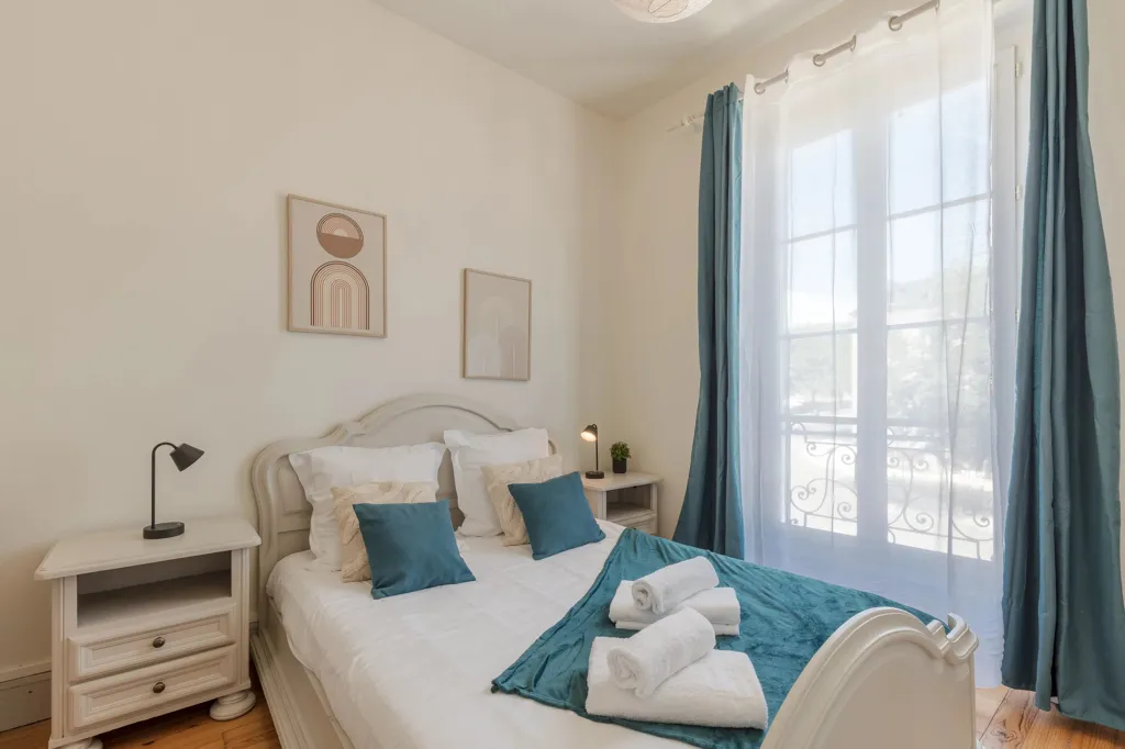 Chambres - Appartement T3/4 Meublé avec Vue sur Château à Pau