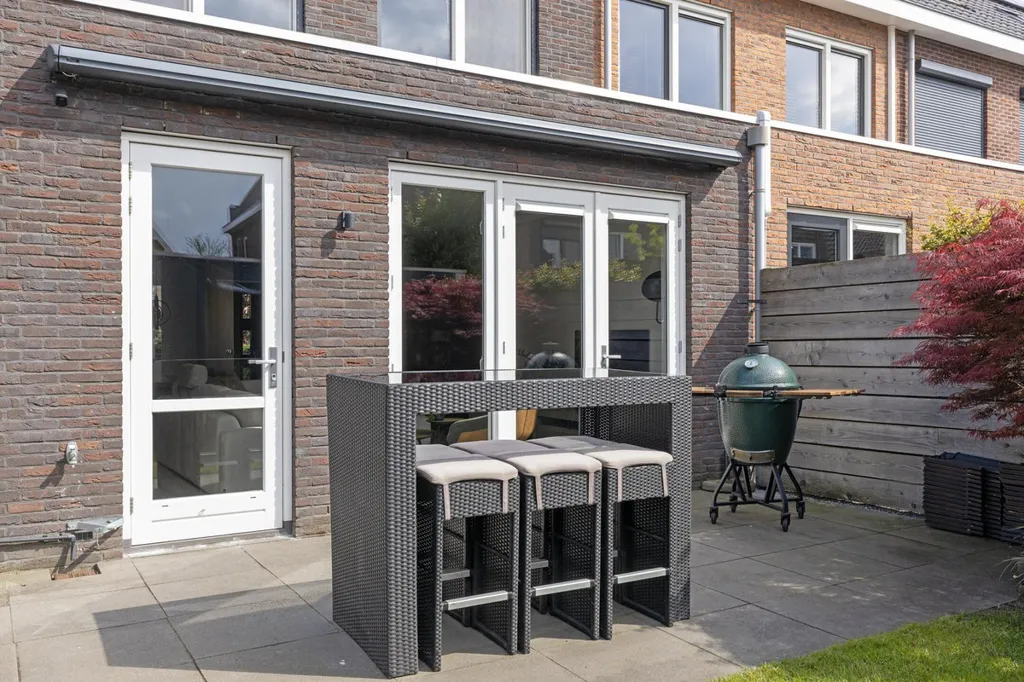 Terrass - Modern Corner House with Garage in Woudenberg
