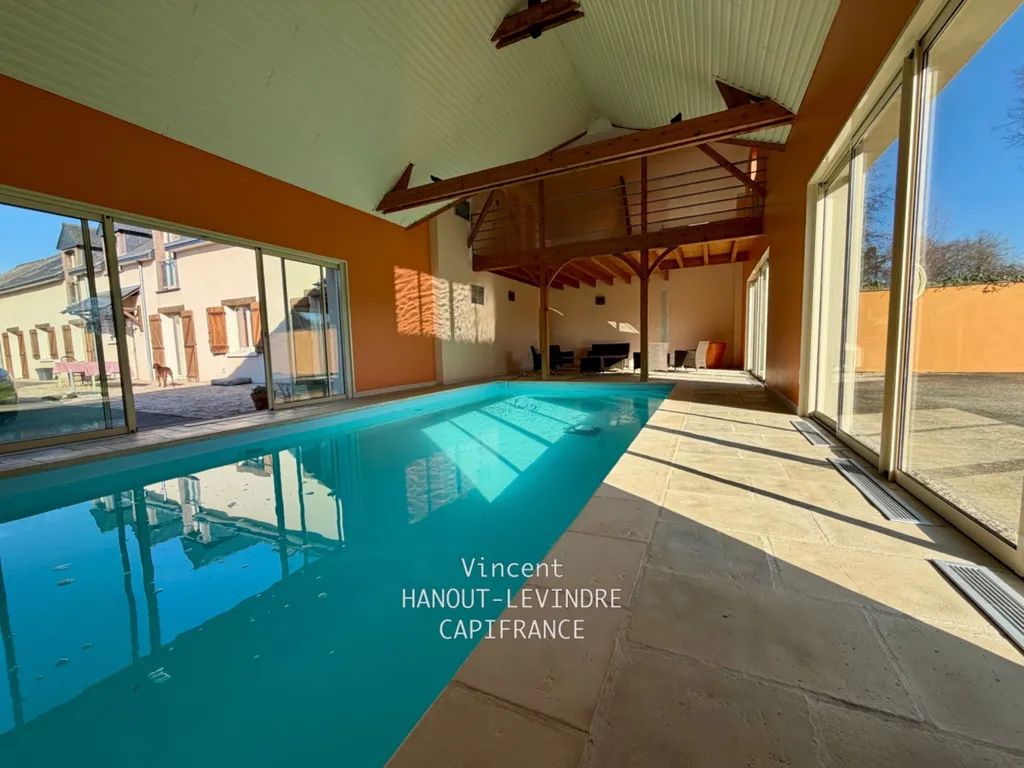 Bassein - 10-Piece House with Indoor Pool in Tiercé