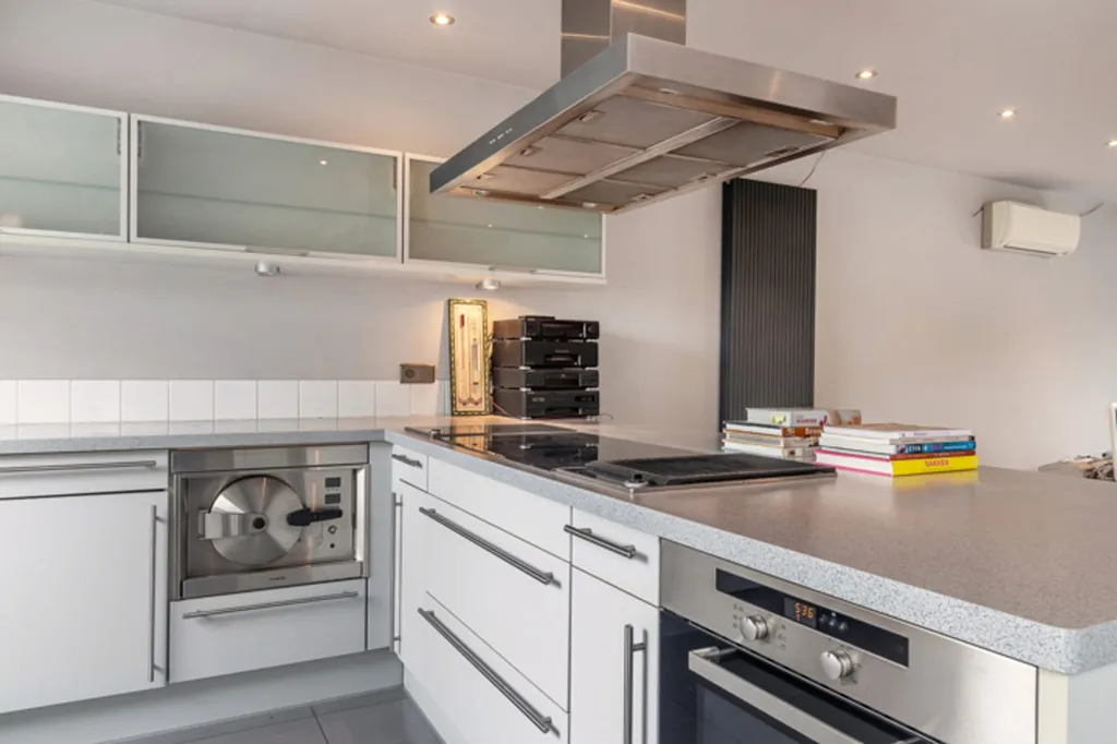 Cucina - Light-Filled Apartment with Terrace in Diest