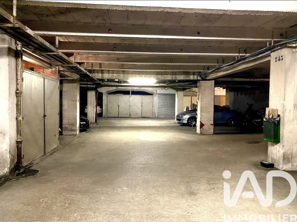 Garage - Box Sécurisé avec Digicode à Paris 16ème