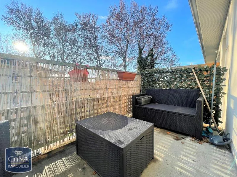 Terrasse - Appartement avec Balcon et Parking à Sorgues