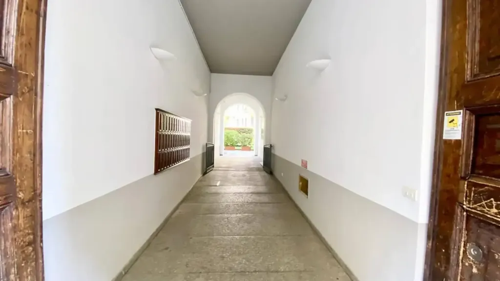 hallway_entrance