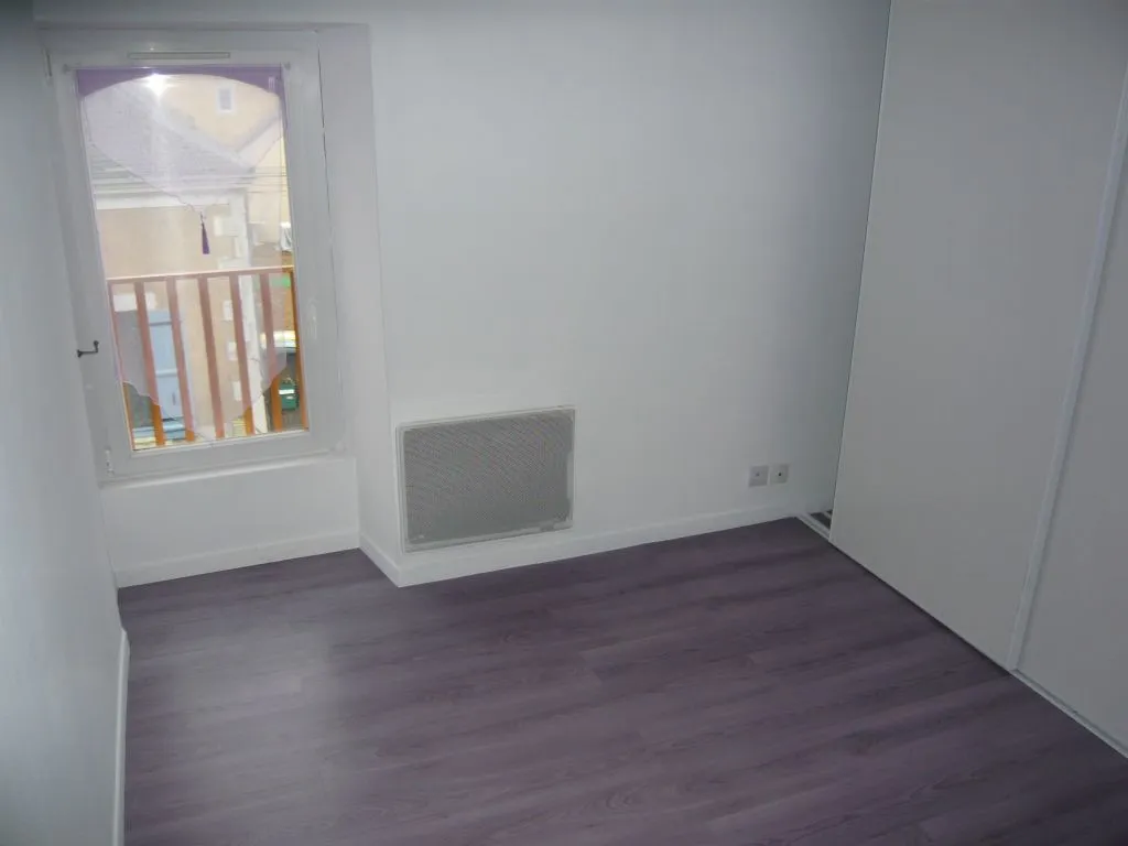 Toad - Triplex Apartment with Balcony in Cherré
