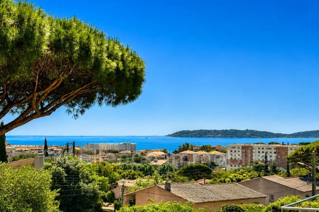 Villa Luxueuse avec Vue Mer à Sainte-Maxime