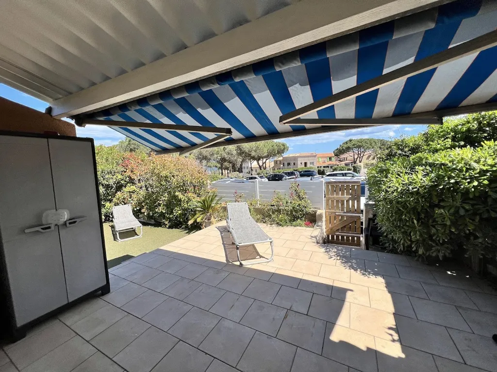 Terrasse - Pavillon T2 avec Terrasse et Vue Mer près de la Garrigue