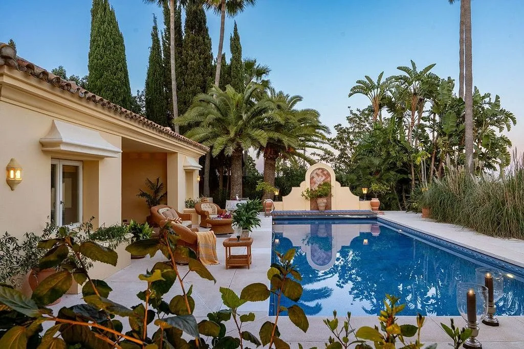 Piscine - Chalet with Pool and Terrace in Sotogrande