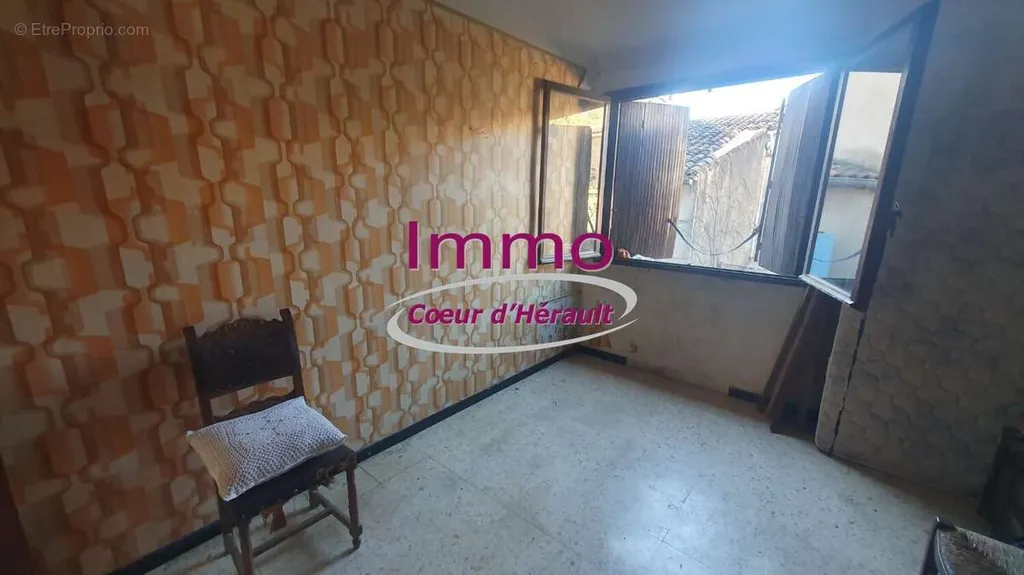 Stanze - Retrofittable Village House with Courtyard in Saint-André-de-Sangonis