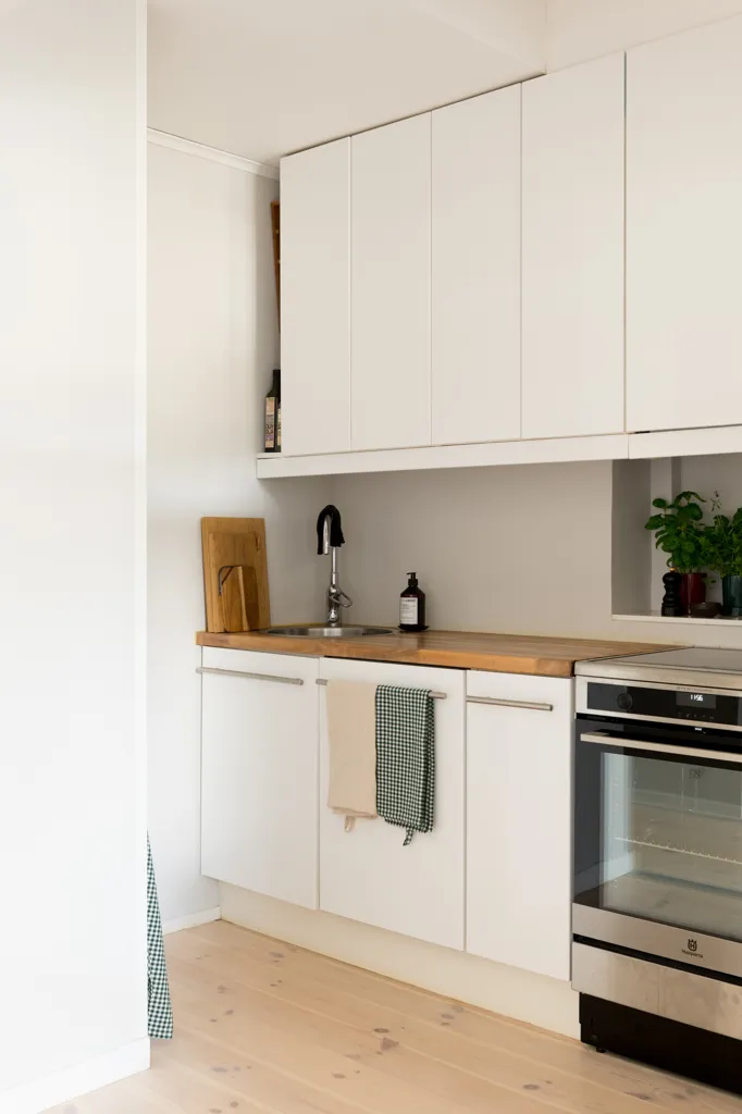 Cuisine - Apartment with West-Facing Balcony in Stockholm