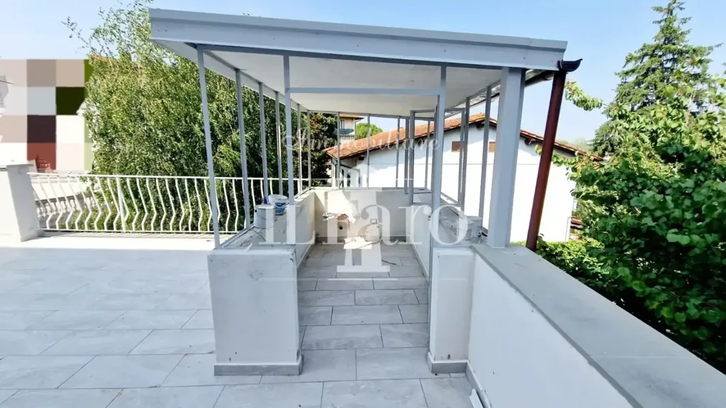 Terrasse - Rear-Accessed Flats with Balcony in Signa