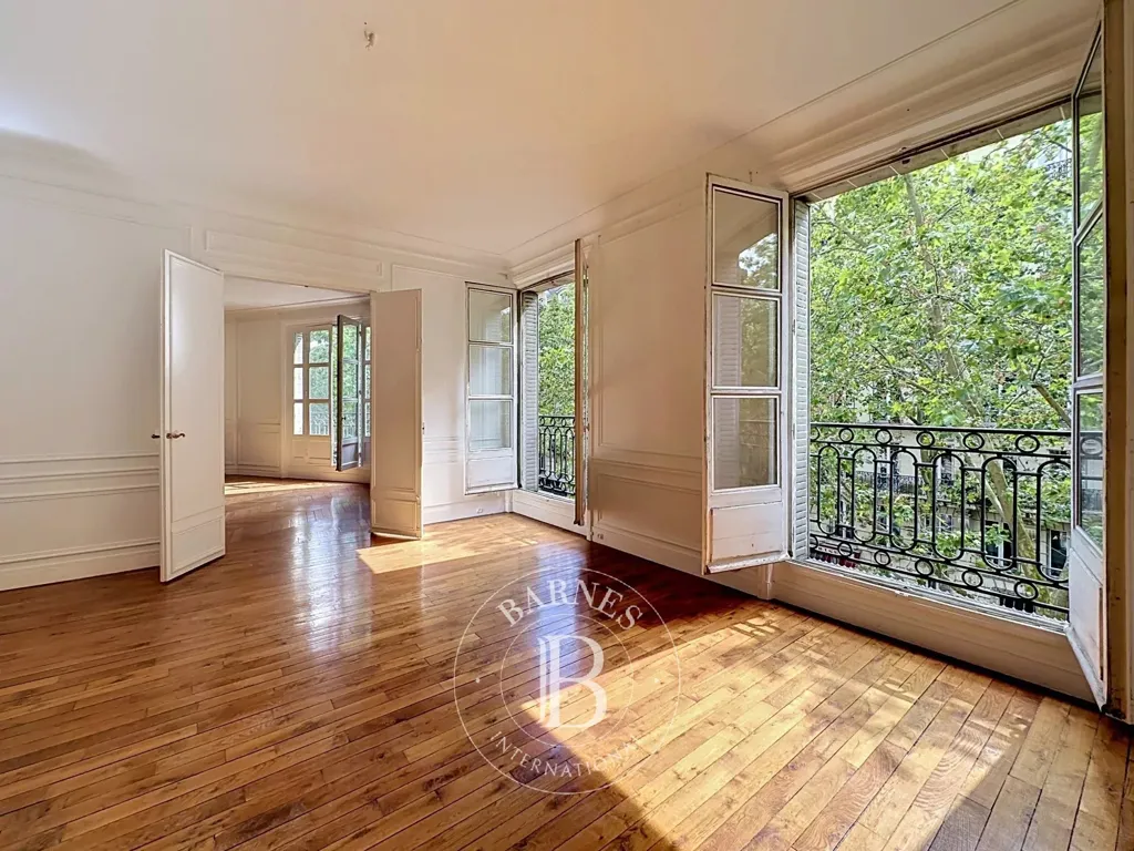 Pièces - Appartement Luxe avec Vue sur la Ville près de la Tour Eiffel