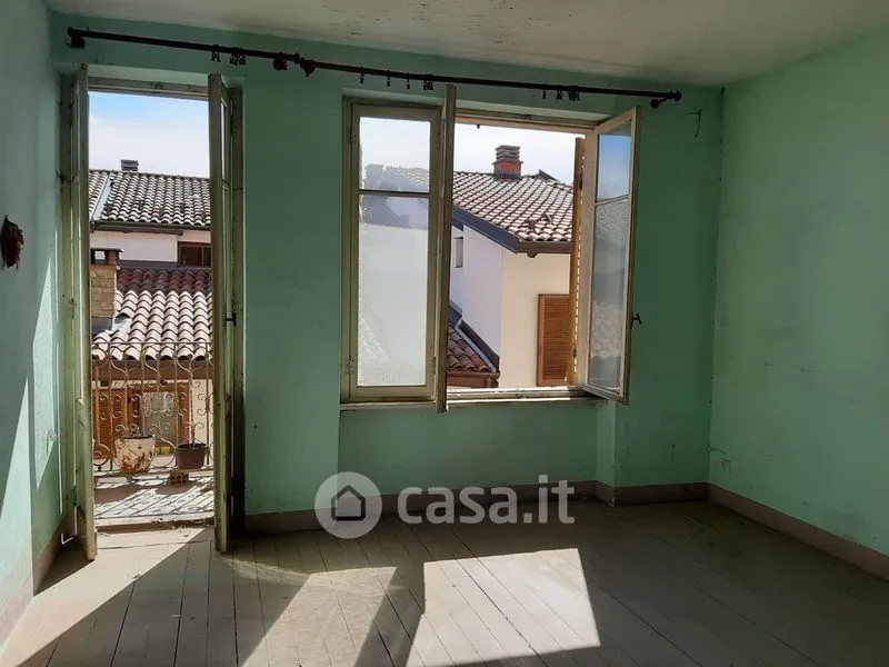 Toad - Terraced House for Renovation in Pettinengo