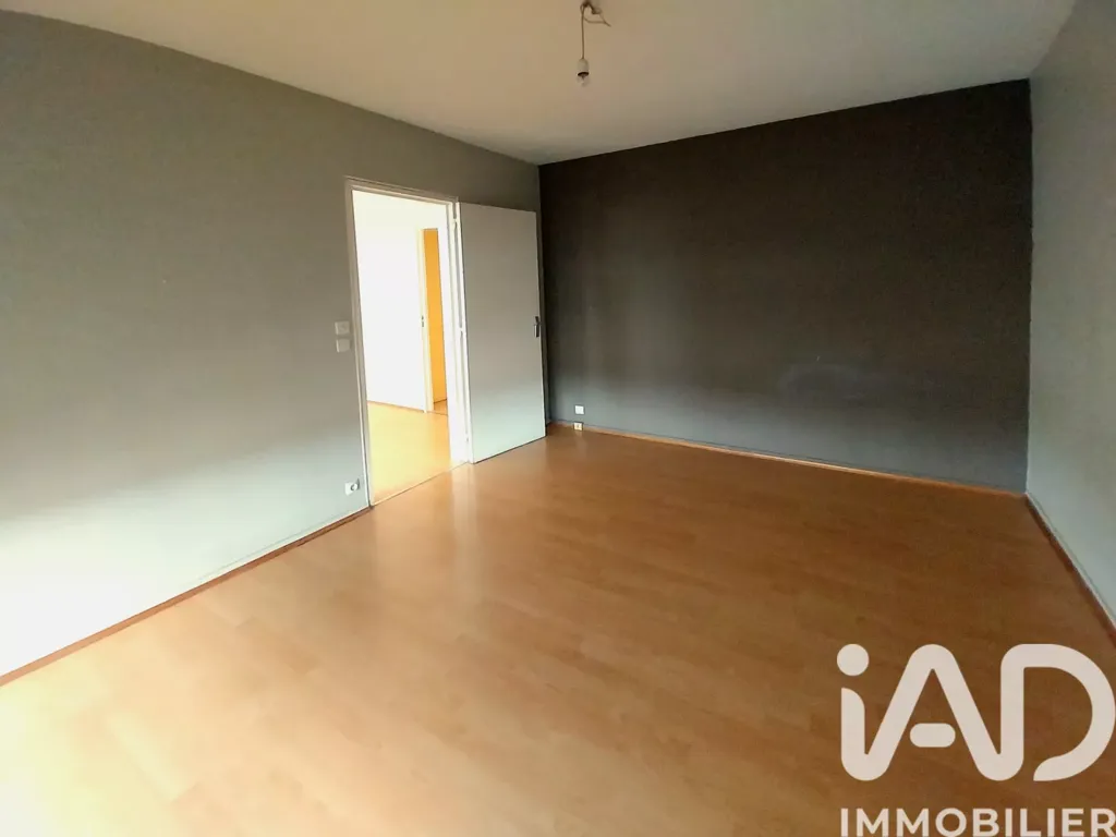 Toad - Bright 2-Bed Flat with Balcony in Limoges