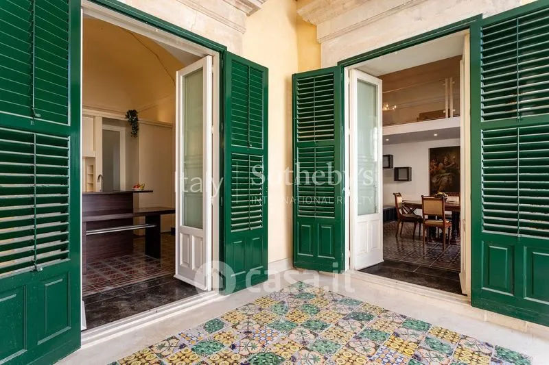 Ingresso - Historic Triplex with Terraces in Modica