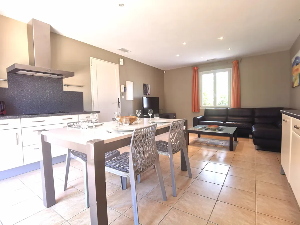 Salle à manger - Propriété avec 4 Gîtes et Piscine à Béziers
