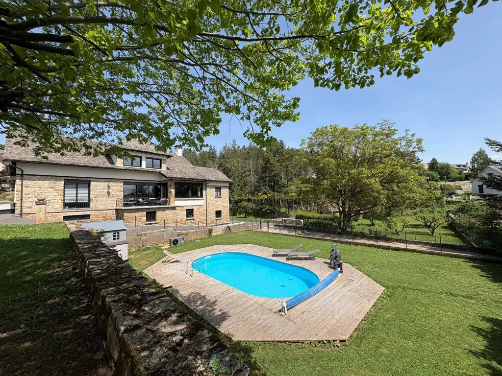 Piscine - Propriété avec Piscine et Jardin au Cœur de la Lozère