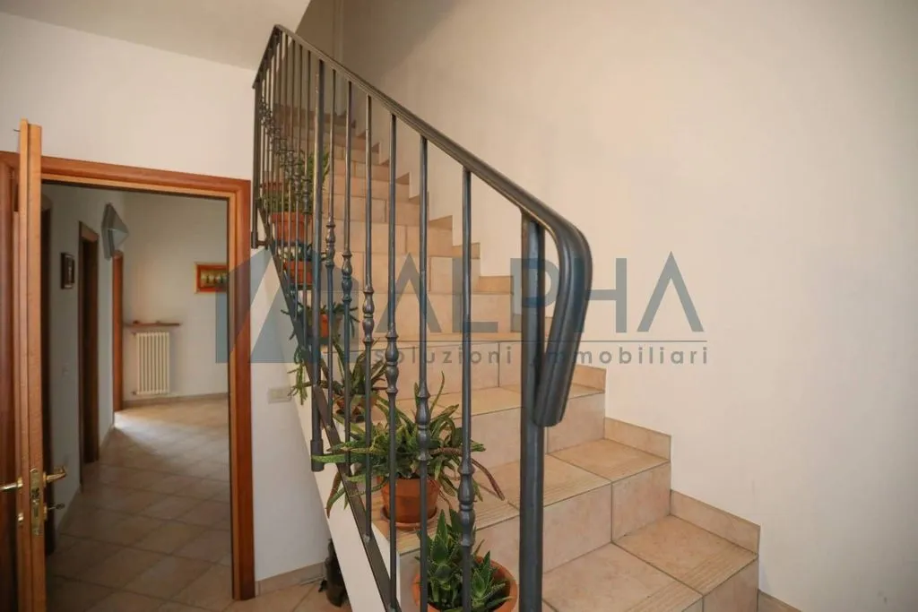 Pièces - Luxury Villa with Private Garden in Cesena