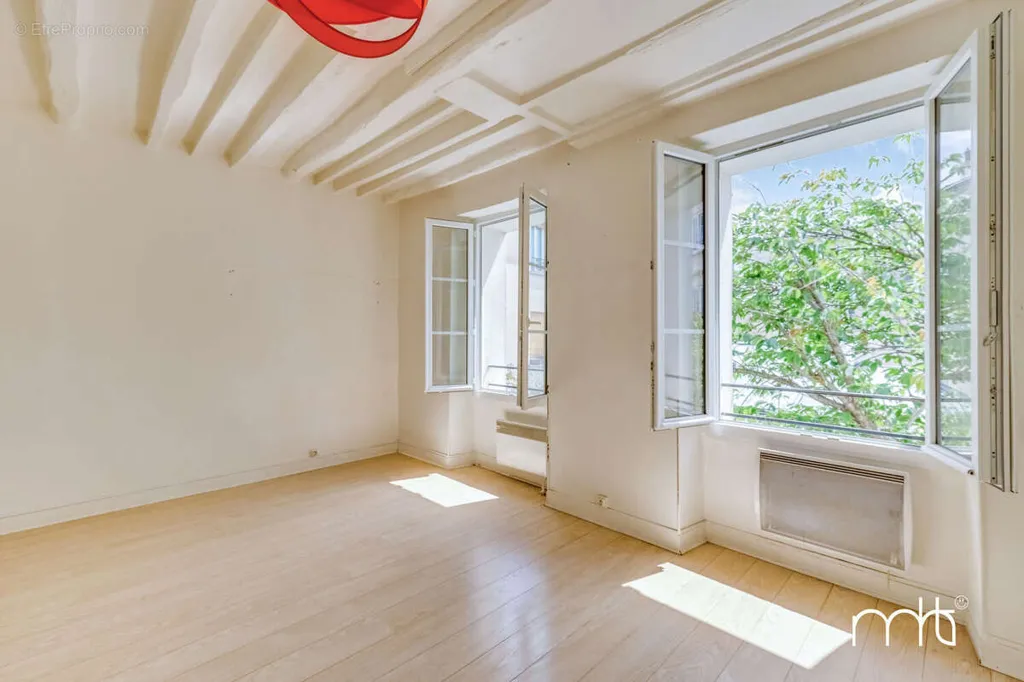 Pièces - Studio avec Cour Arborée à Paris-5e
