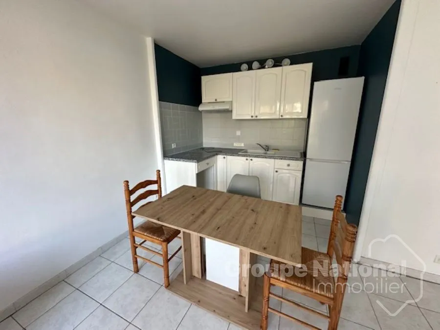 Salle à manger - Studio avec Ascenseur près du Centre-ville de Beauvais