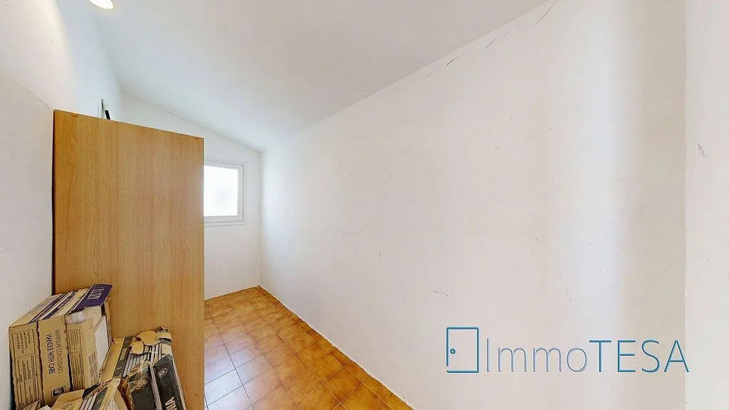 Pièces - Apartment with Balcony in Parc d’Europa