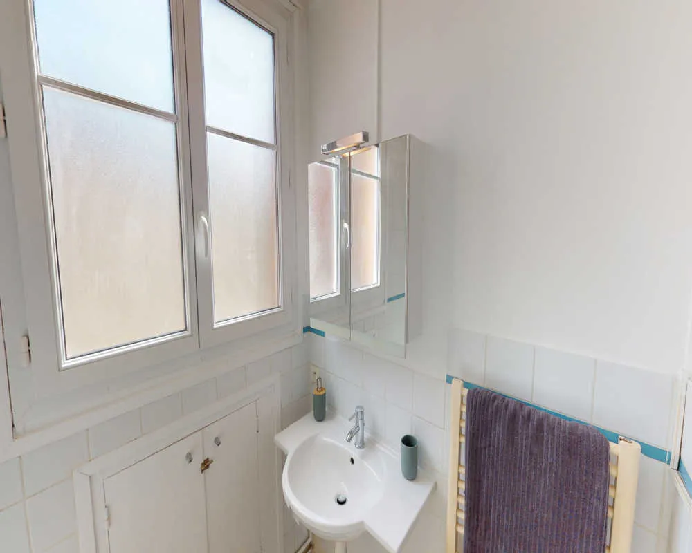 Salles de bain - Chambre Meublée avec Vue Calme à Auteuil