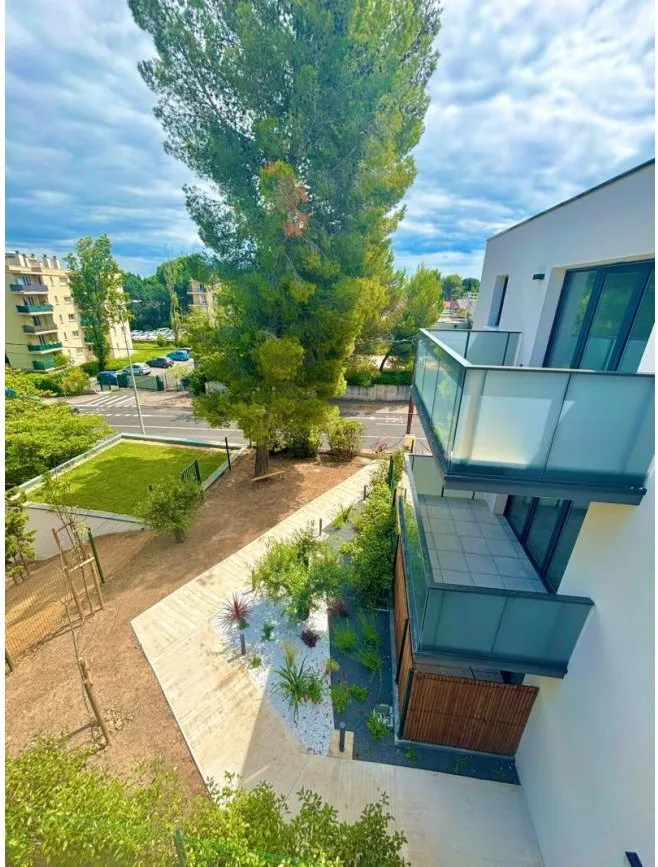 Rõdu - New 3-Bed Flat with Balcony in Montpellier