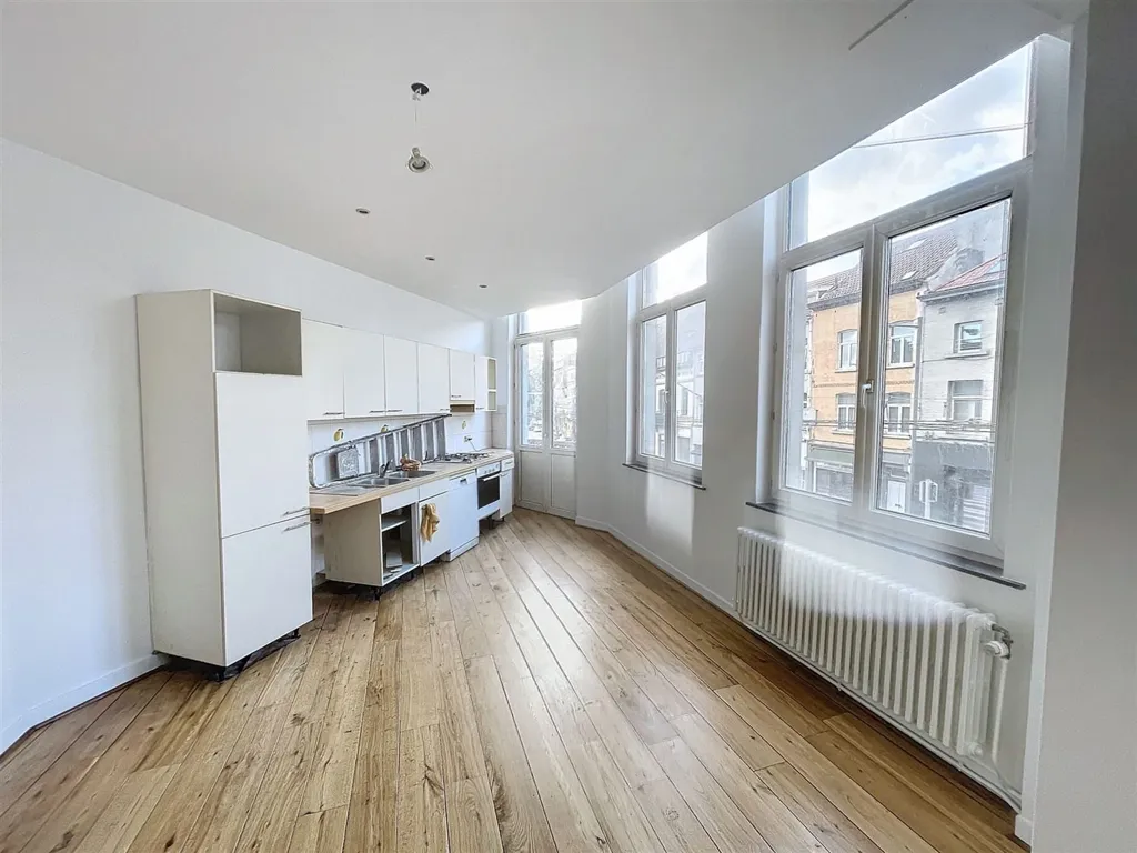 Séjour - Immeuble Mixte avec Commerces à Uccle