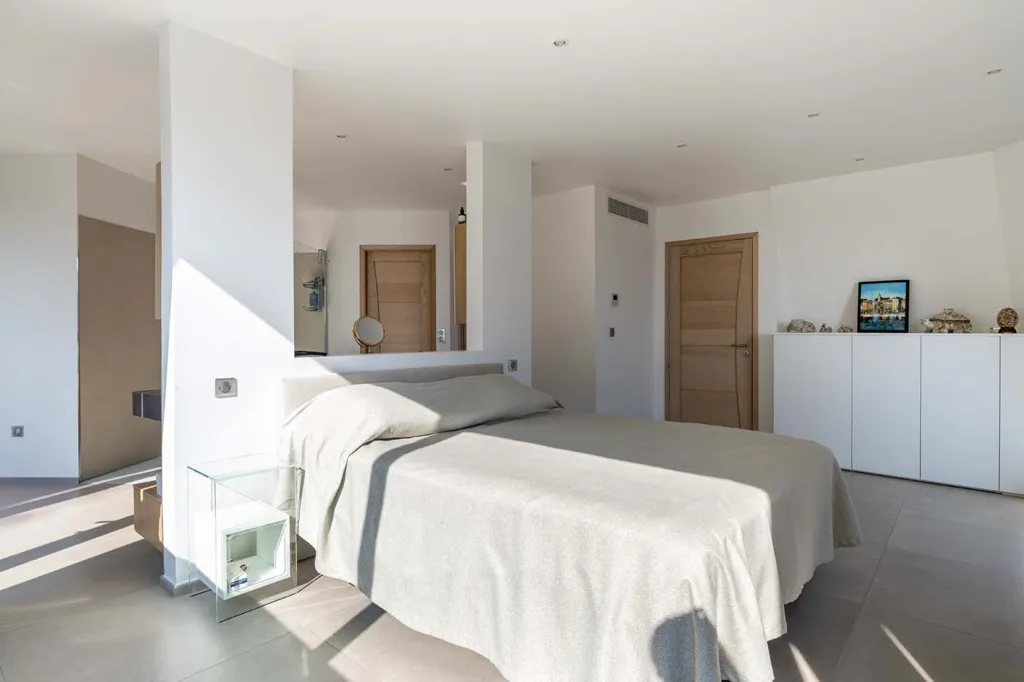 Bedrooms - Luxury Villa with Sea View in Roquebrune-Cap-Martin