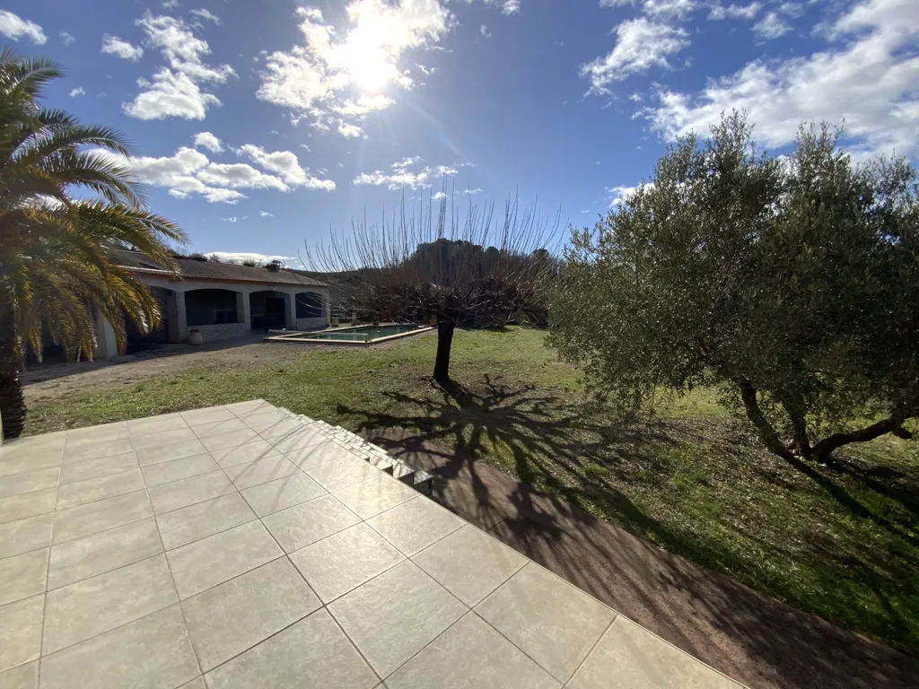 Terrasse - Villa avec Piscine et Terrasse à 20 min d'Uzès