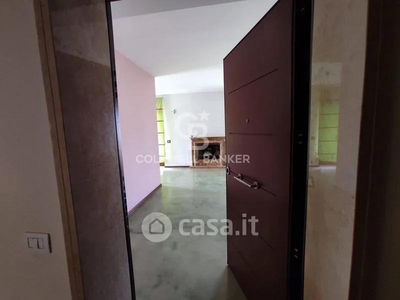 Esik - Panoramic Attico with Terrace in Ragusa
