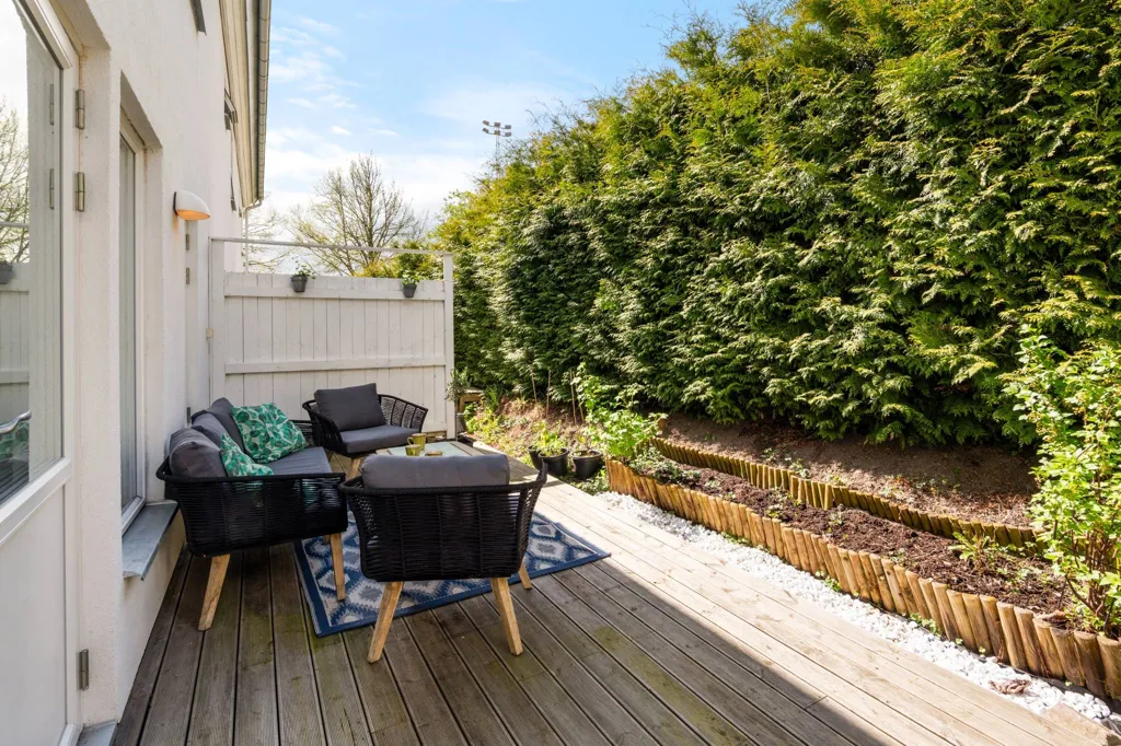 Terrass - Modern Flat with House-Style Feel in Central Älta