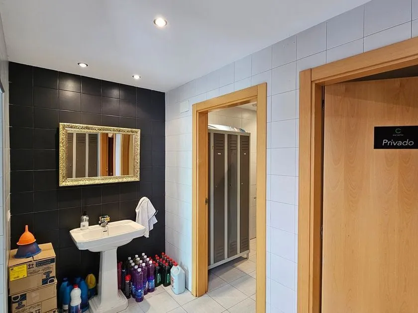 Bathrooms - Hotel with Bar-Restaurant near Corella Centre