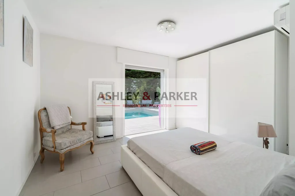 Dormitorios - Contemporary Villa with Sea View in Le Cannet