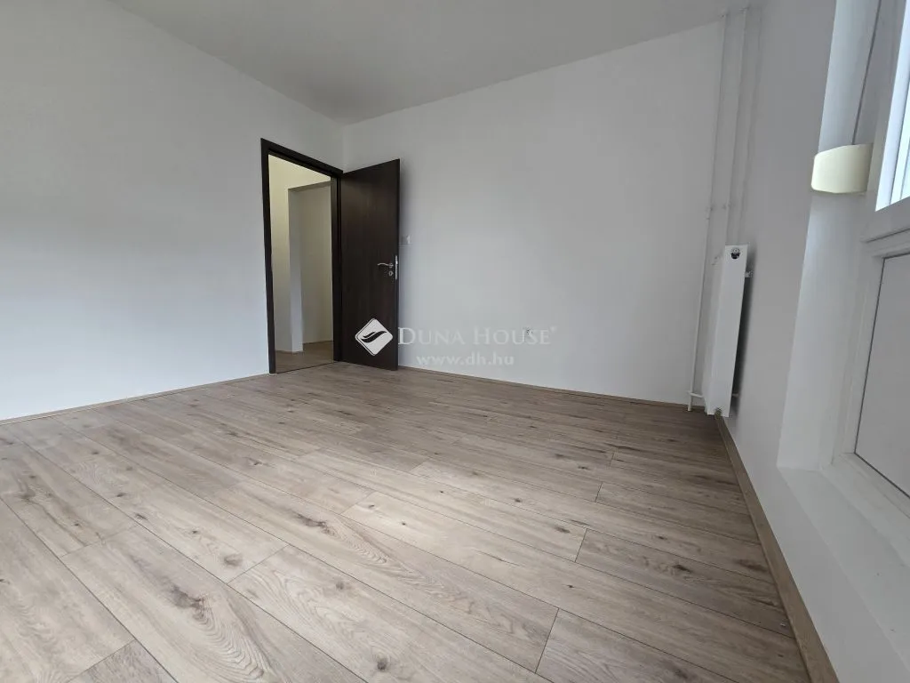 Stanze - Modernised Apartment with Balcony in Kertváros, Pécs