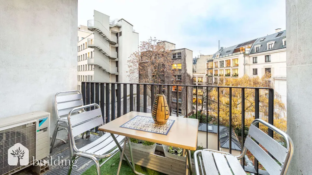 balcony