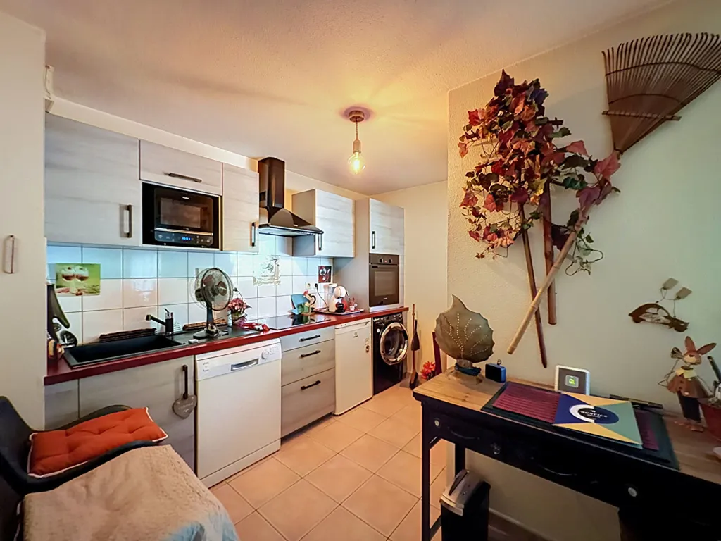 Kitchen - Bright 2-Bed Flat with Terrace in Avignon
