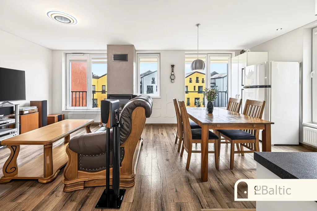 Séjour - Two-Storey Apartment with Fireplace in Burbiškės