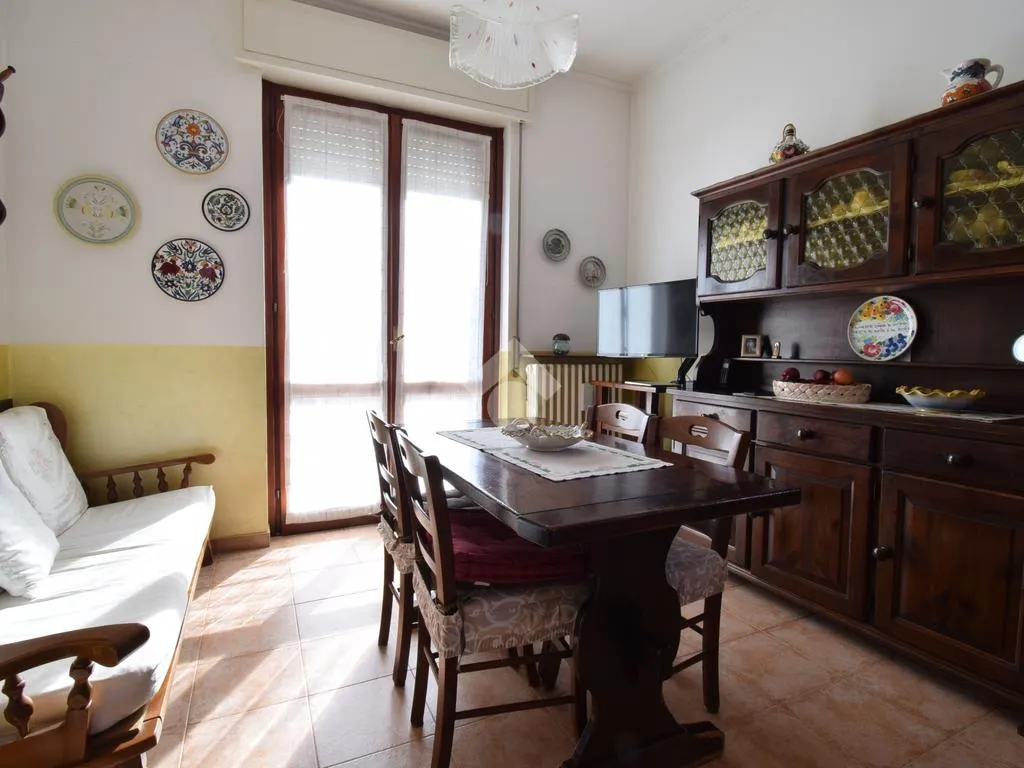 Salle à manger - Duplex Villa with Private Courtyard in Pieve Emanuele