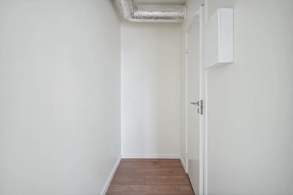 Entrée - 2-Bed Flat with Transport Links in Vallensbæk