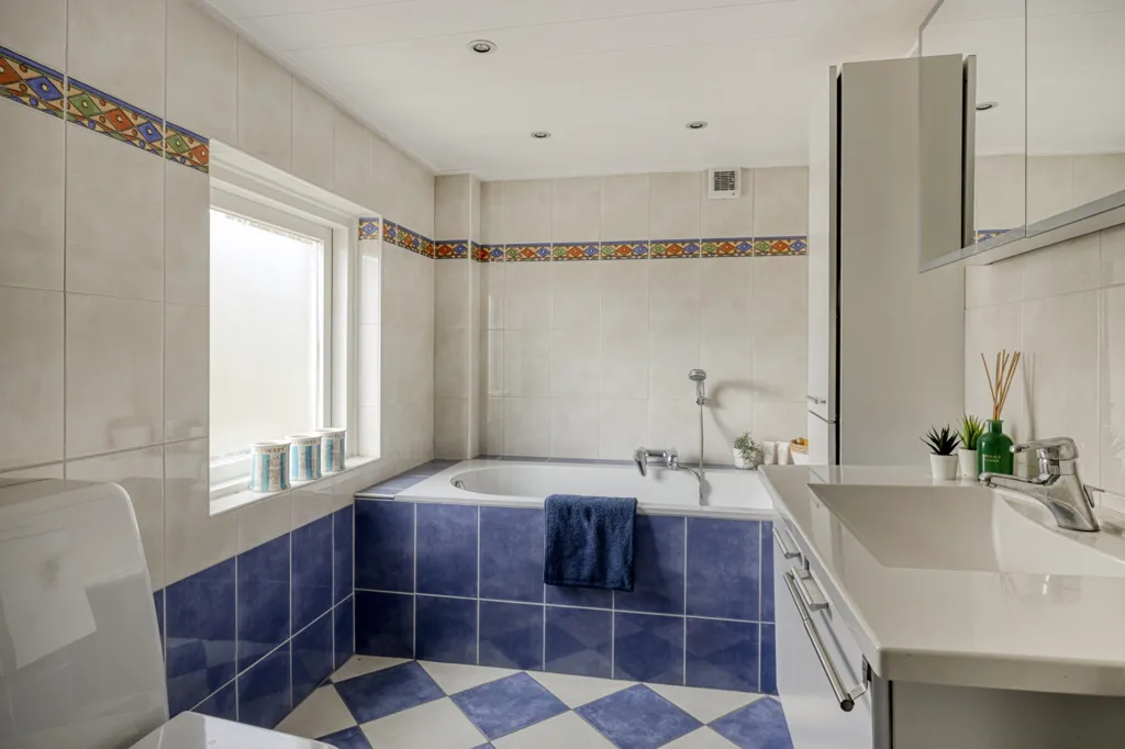 Bathrooms - Detached House with Garden in Enschede