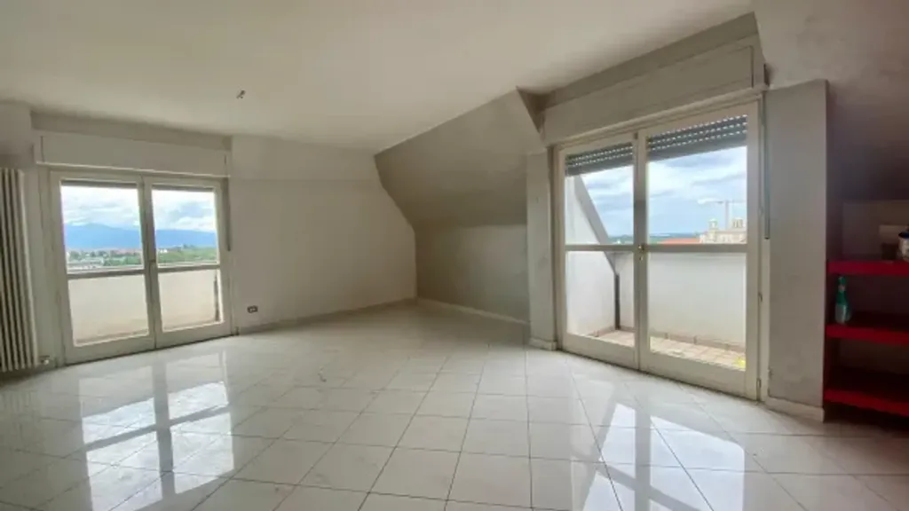 Séjour - Penthouse with Balconies in Cuneo