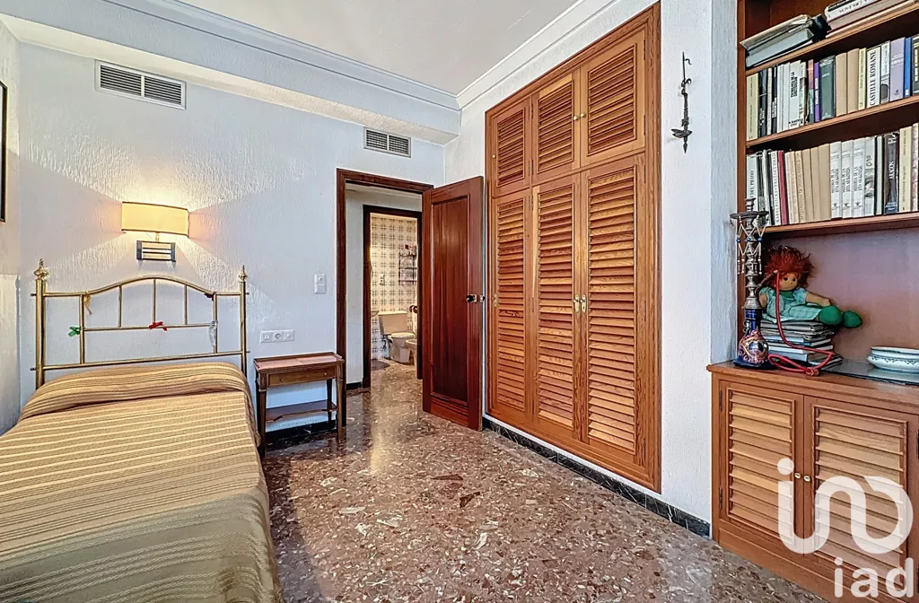 Magamistoad - Spacious 5-Bedroom Flat with Terrace in Zaragoza