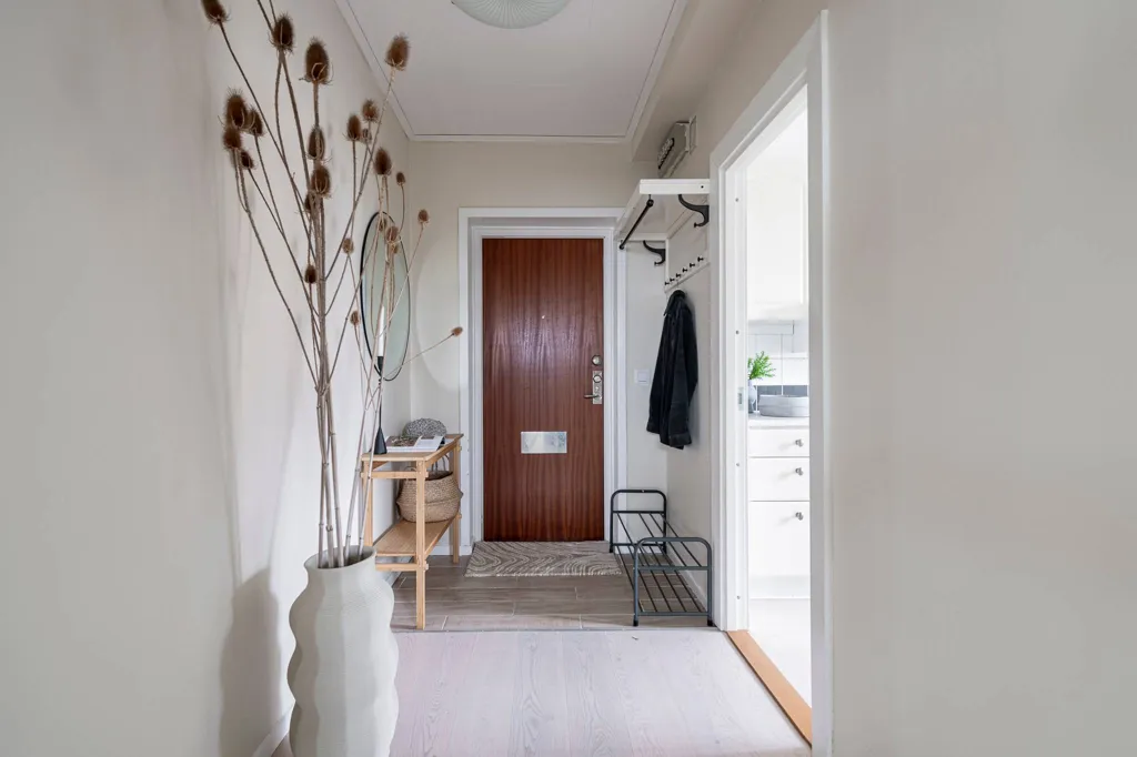 Hallway - Apartment with Balcony in Västmanland