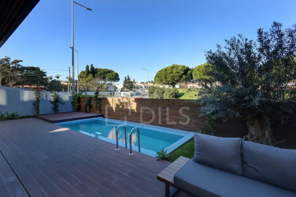 Bassein - Contemporary House with Pool in Cascais