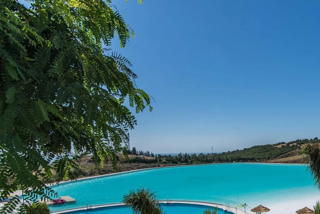 Piscine - Luxury Flat with Lake View in Casares